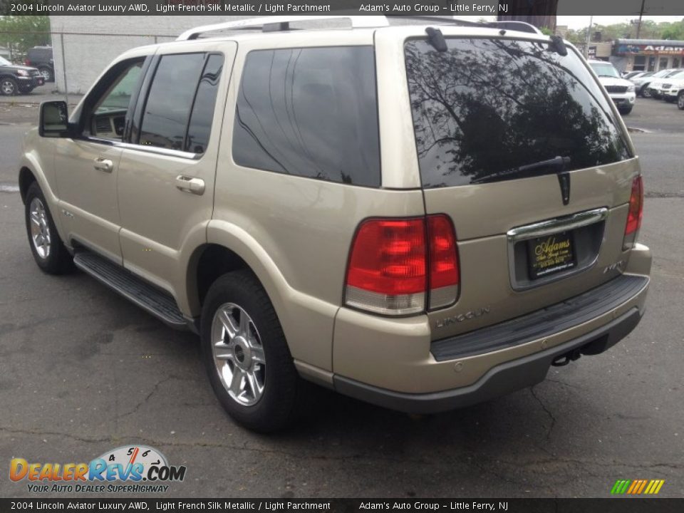2004 Lincoln Aviator Luxury AWD Light French Silk Metallic / Light Parchment Photo #6