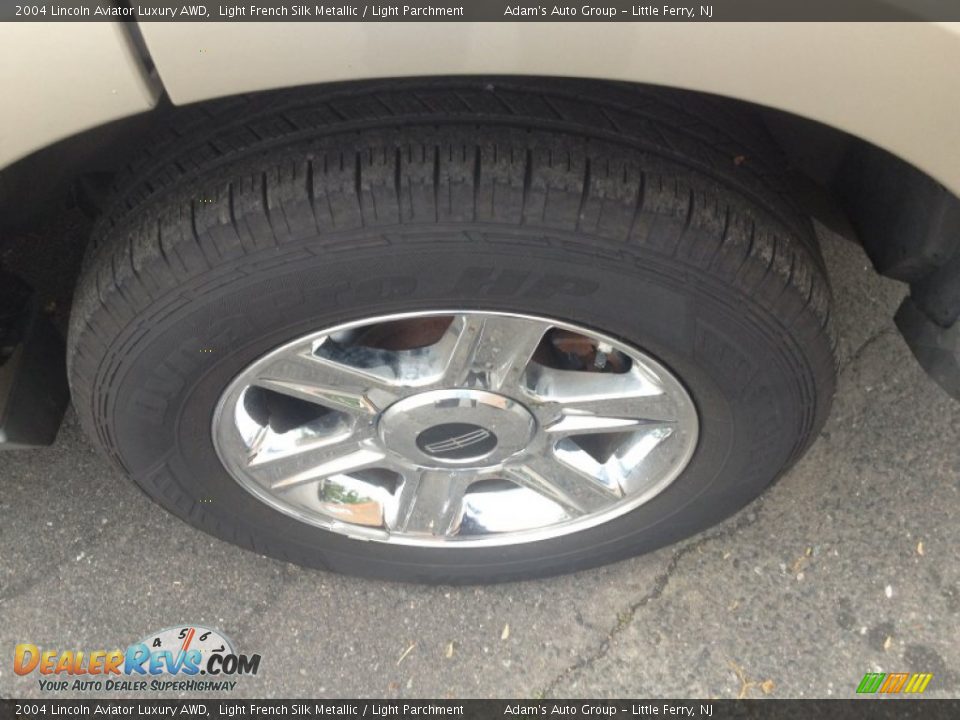 2004 Lincoln Aviator Luxury AWD Light French Silk Metallic / Light Parchment Photo #8