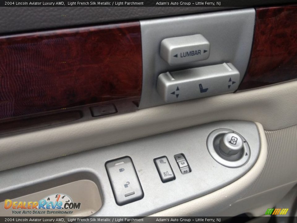 2004 Lincoln Aviator Luxury AWD Light French Silk Metallic / Light Parchment Photo #10