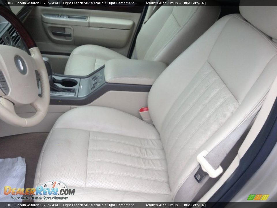 2004 Lincoln Aviator Luxury AWD Light French Silk Metallic / Light Parchment Photo #12