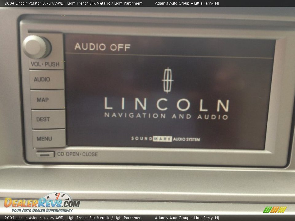 2004 Lincoln Aviator Luxury AWD Light French Silk Metallic / Light Parchment Photo #17