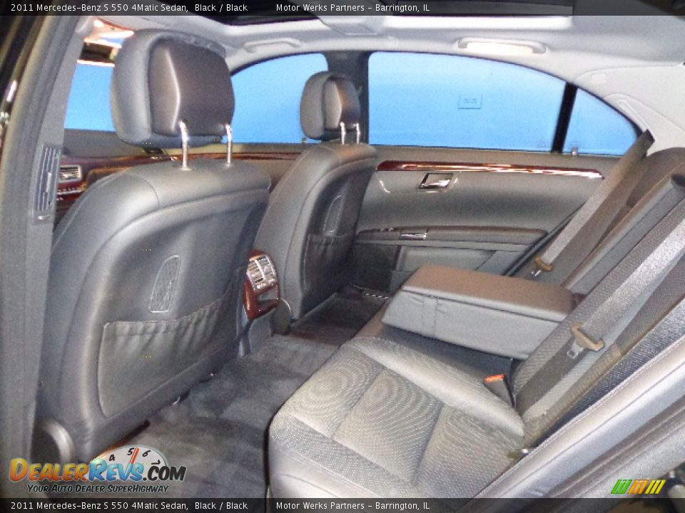 2011 Mercedes-Benz S 550 4Matic Sedan Black / Black Photo #16
