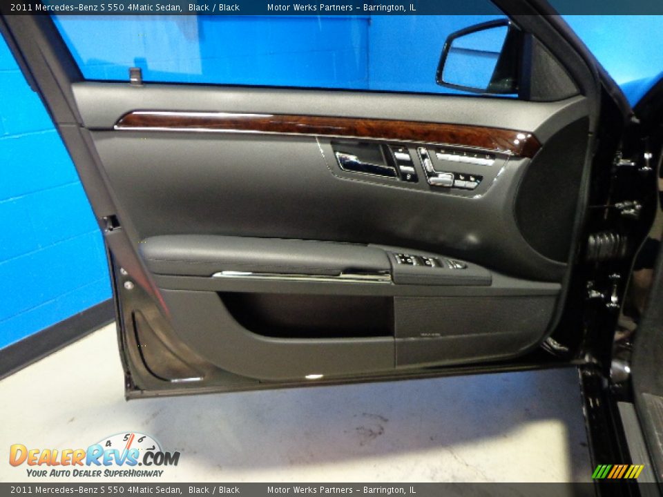 2011 Mercedes-Benz S 550 4Matic Sedan Black / Black Photo #26