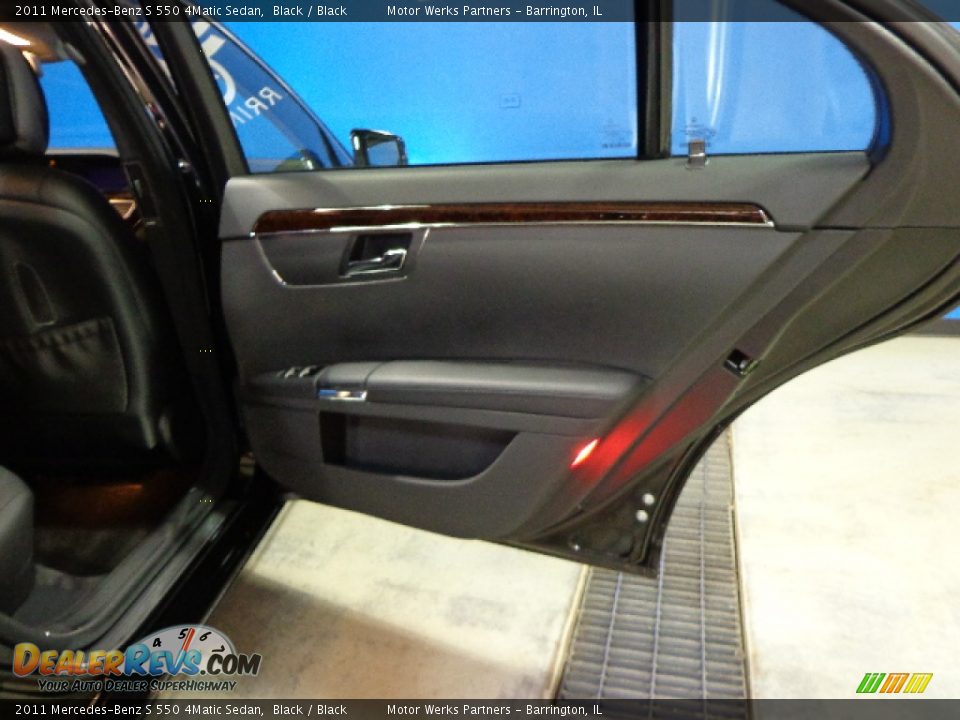 2011 Mercedes-Benz S 550 4Matic Sedan Black / Black Photo #29