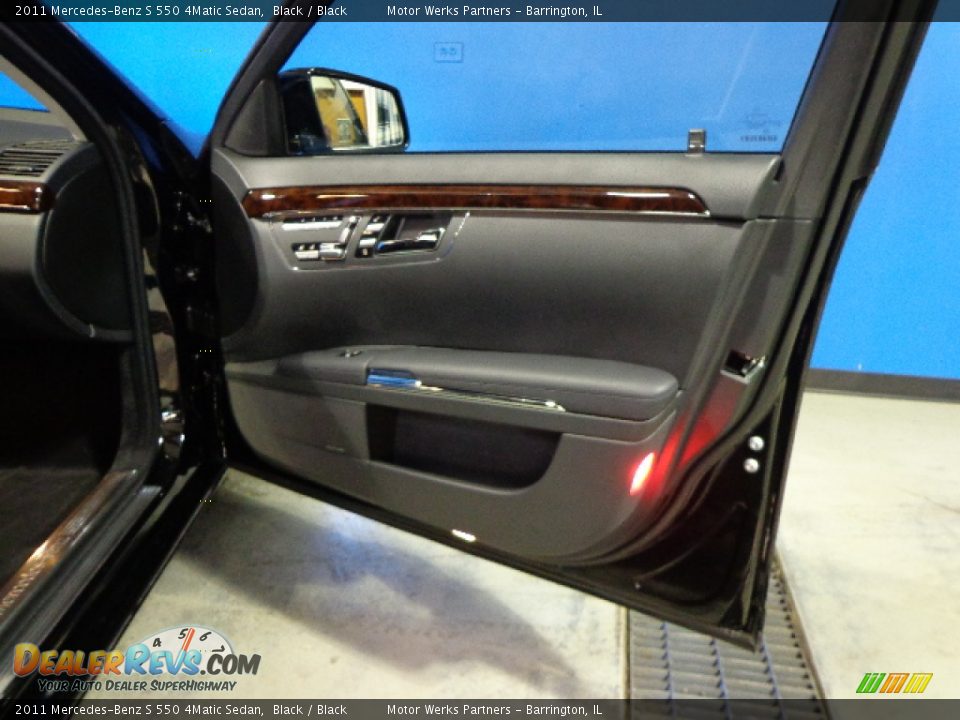 2011 Mercedes-Benz S 550 4Matic Sedan Black / Black Photo #30