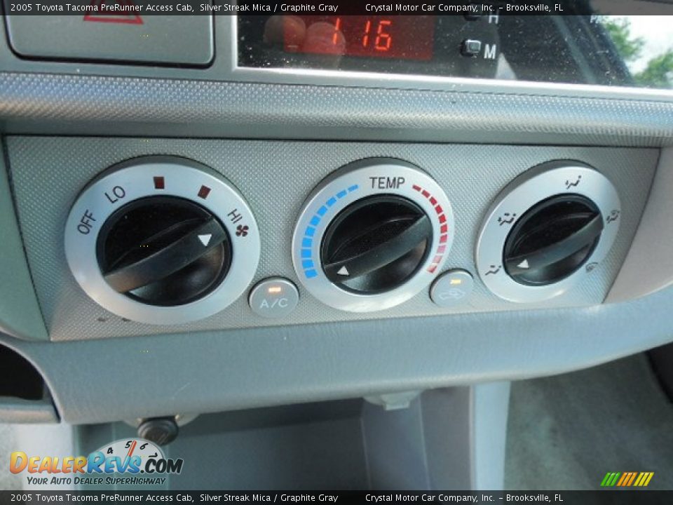 2005 Toyota Tacoma PreRunner Access Cab Silver Streak Mica / Graphite Gray Photo #20