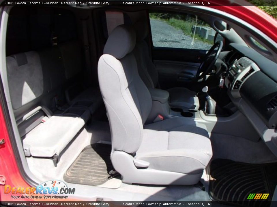 2006 Toyota Tacoma X-Runner Radiant Red / Graphite Gray Photo #17