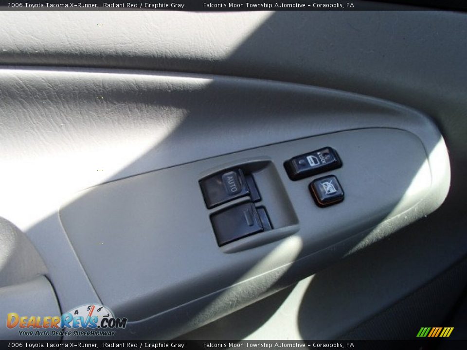 2006 Toyota Tacoma X-Runner Radiant Red / Graphite Gray Photo #18