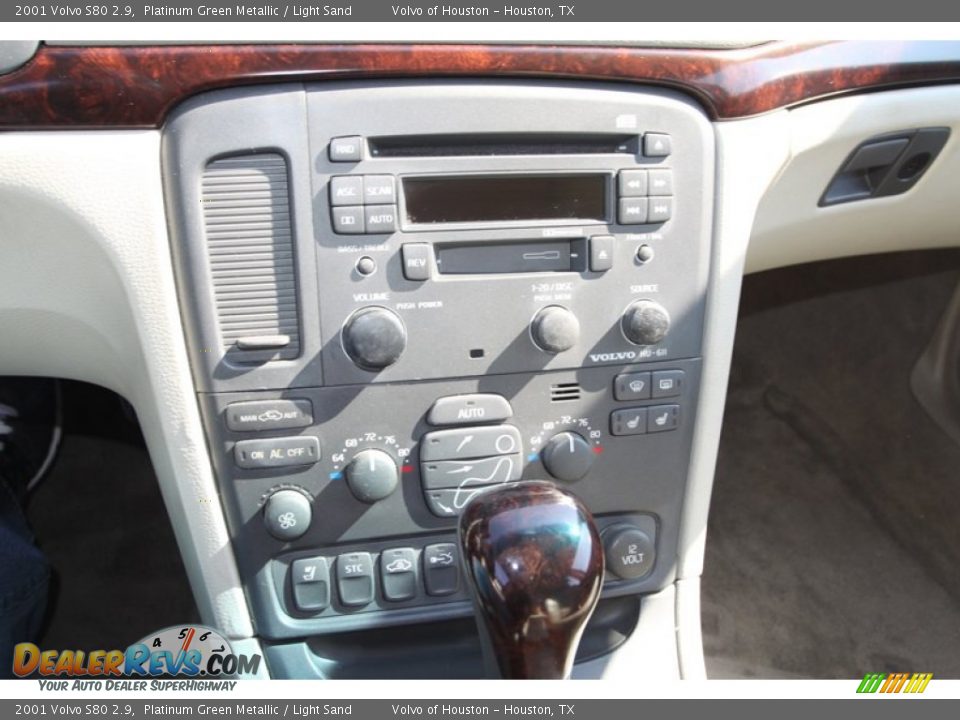 2001 Volvo S80 2.9 Platinum Green Metallic / Light Sand Photo #21