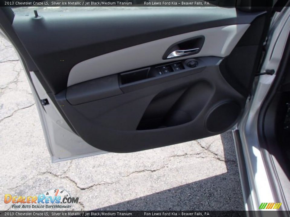 2013 Chevrolet Cruze LS Silver Ice Metallic / Jet Black/Medium Titanium Photo #12