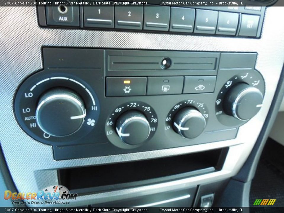 2007 Chrysler 300 Touring Bright Silver Metallic / Dark Slate Gray/Light Graystone Photo #20