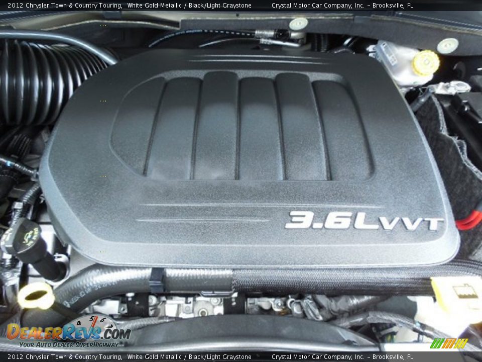 2012 Chrysler Town & Country Touring White Gold Metallic / Black/Light Graystone Photo #19