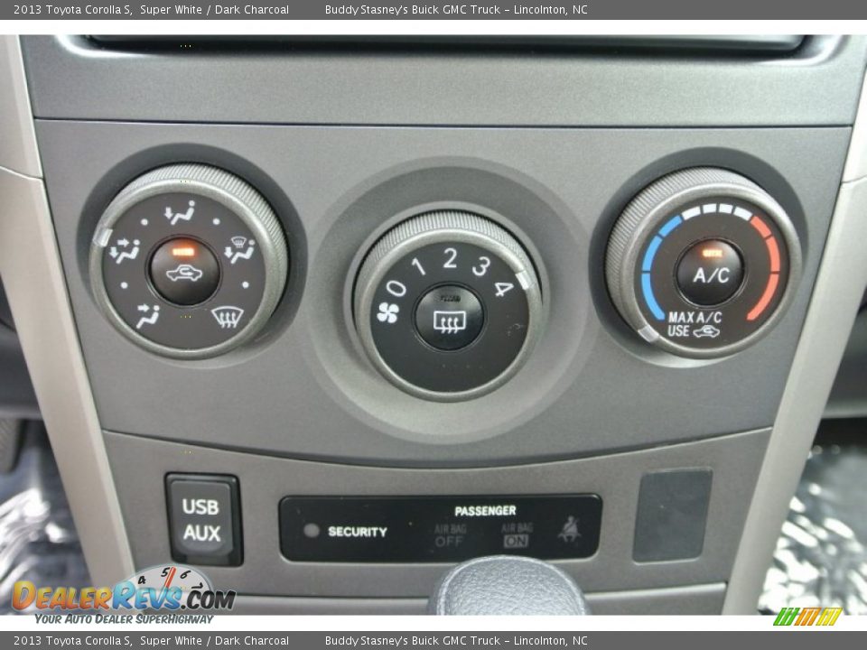 Controls of 2013 Toyota Corolla S Photo #11