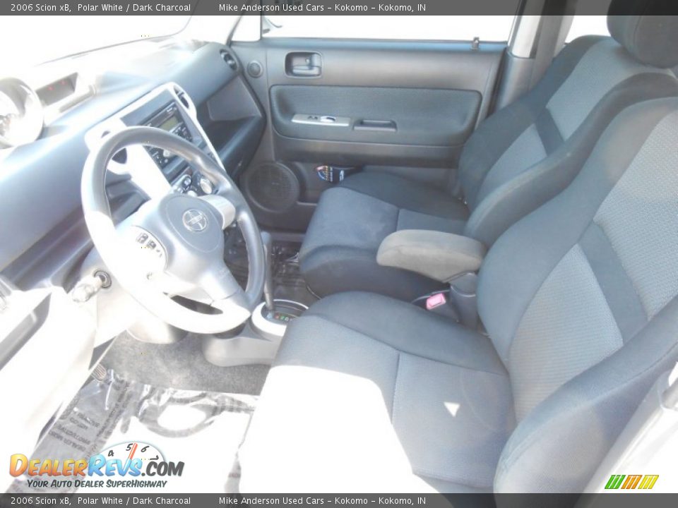 2006 Scion xB Polar White / Dark Charcoal Photo #8