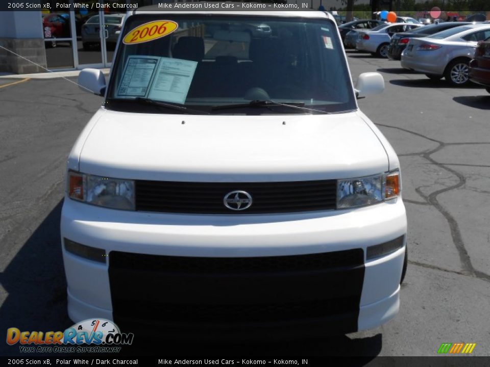 2006 Scion xB Polar White / Dark Charcoal Photo #25