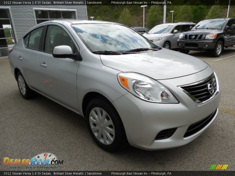 2012 Nissan Versa 1.6 SV Sedan Brilliant Silver Metallic / Sandstone Photo #5