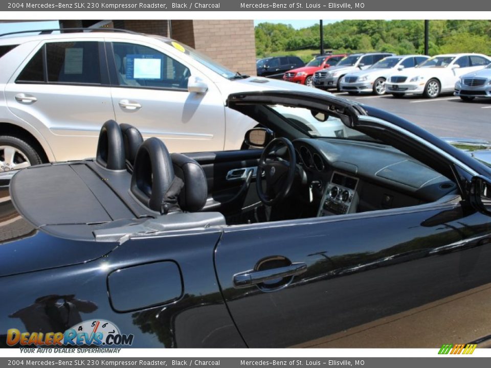 2004 Mercedes-Benz SLK 230 Kompressor Roadster Black / Charcoal Photo #11