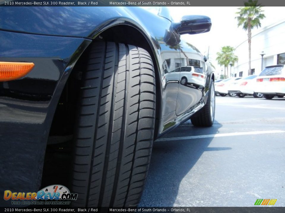 2010 Mercedes-Benz SLK 300 Roadster Black / Red Photo #15