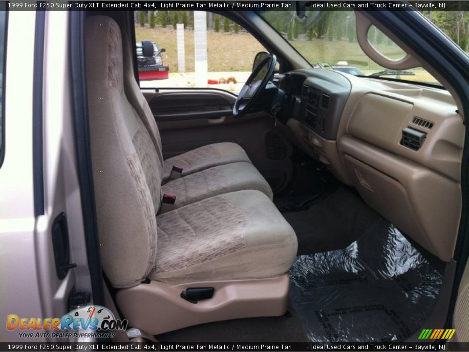 Front Seat of 1999 Ford F250 Super Duty XLT Extended Cab 4x4 Photo #9