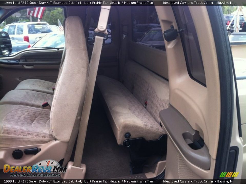 1999 Ford F250 Super Duty XLT Extended Cab 4x4 Light Prairie Tan Metallic / Medium Prairie Tan Photo #17