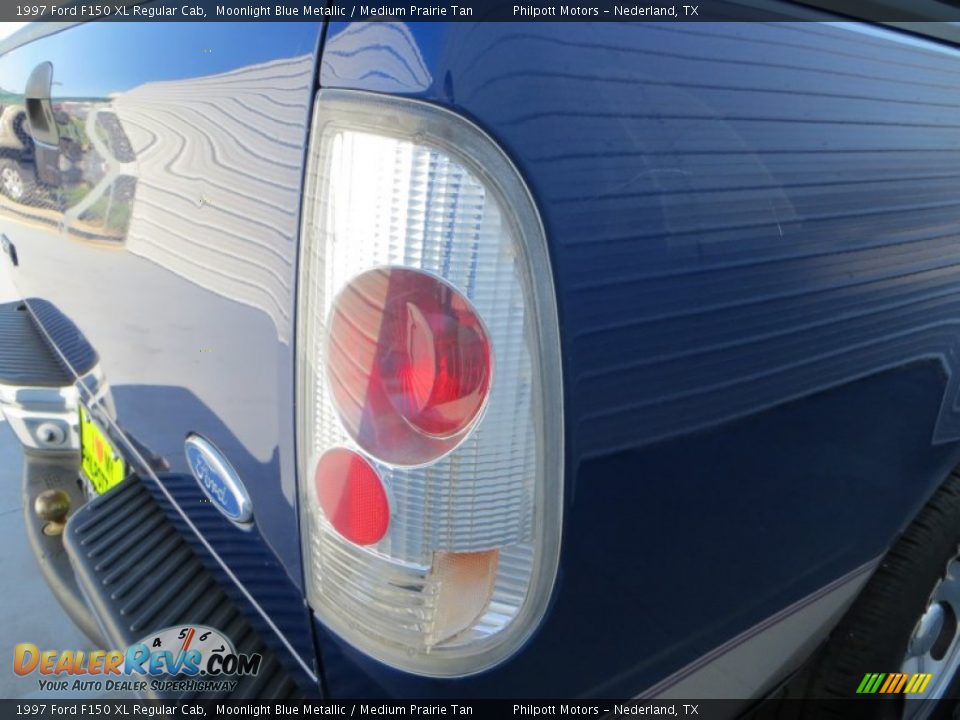 1997 Ford F150 XL Regular Cab Moonlight Blue Metallic / Medium Prairie Tan Photo #17