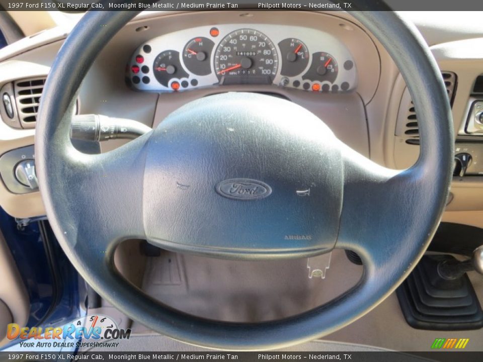 1997 Ford F150 XL Regular Cab Moonlight Blue Metallic / Medium Prairie Tan Photo #32