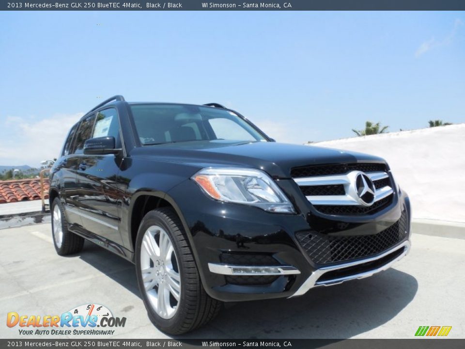 Front 3/4 View of 2013 Mercedes-Benz GLK 250 BlueTEC 4Matic Photo #11