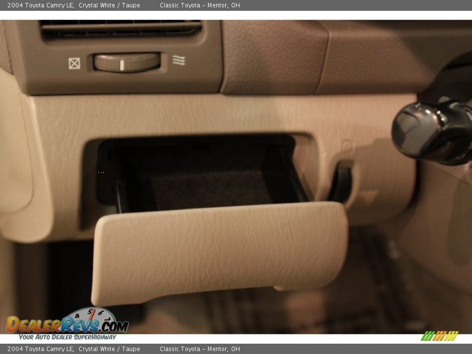 2004 Toyota Camry LE Crystal White / Taupe Photo #7