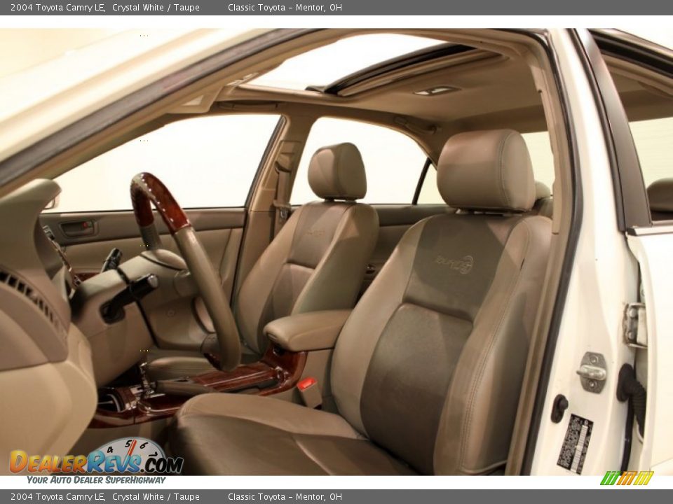 2004 Toyota Camry LE Crystal White / Taupe Photo #8