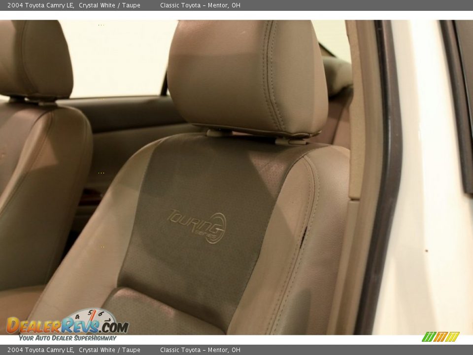 2004 Toyota Camry LE Crystal White / Taupe Photo #10