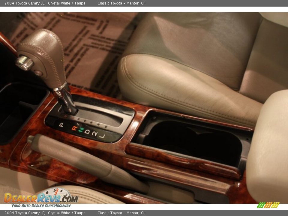 2004 Toyota Camry LE Crystal White / Taupe Photo #14