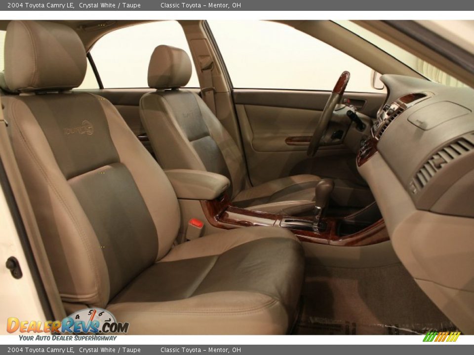 Front Seat of 2004 Toyota Camry LE Photo #17