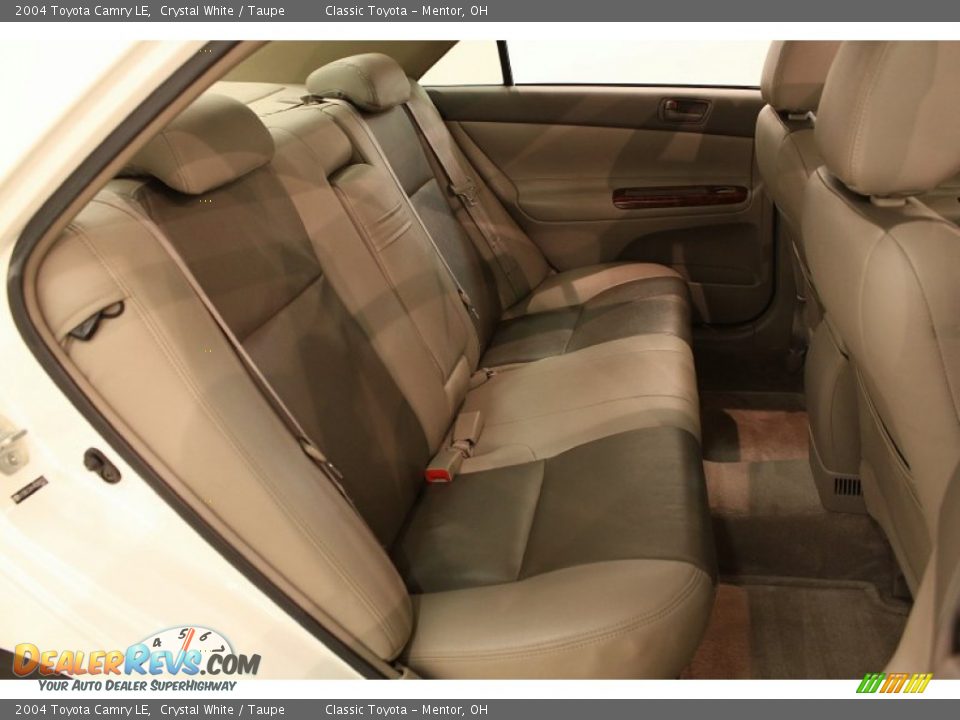 Rear Seat of 2004 Toyota Camry LE Photo #18