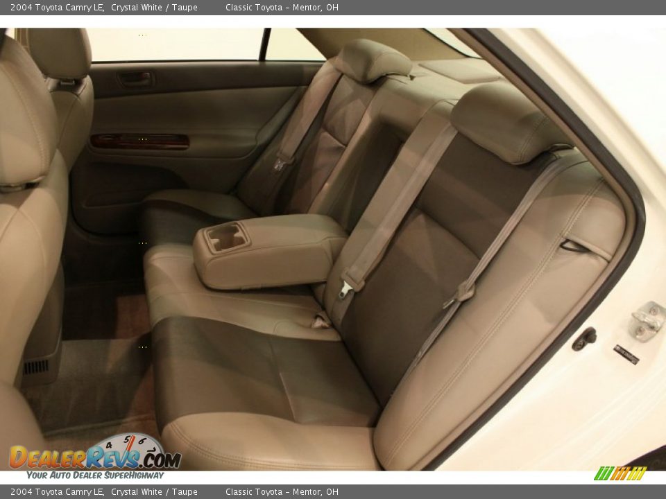 2004 Toyota Camry LE Crystal White / Taupe Photo #20