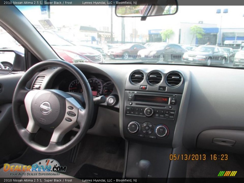 2010 Nissan Altima 2.5 S Super Black / Frost Photo #9