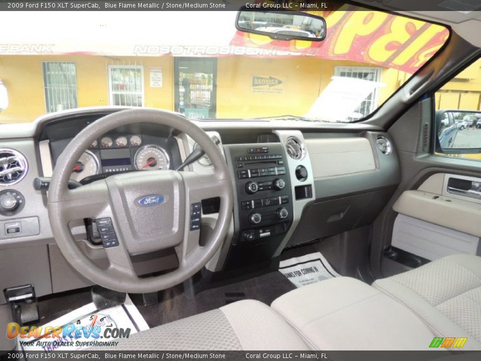 Dashboard of 2009 Ford F150 XLT SuperCab Photo #11
