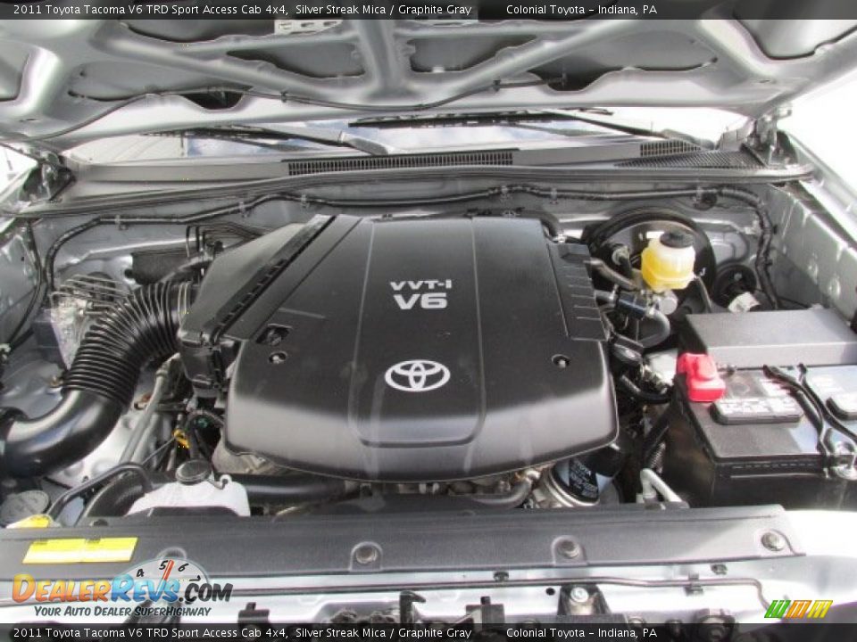 2011 Toyota Tacoma V6 TRD Sport Access Cab 4x4 Silver Streak Mica / Graphite Gray Photo #10