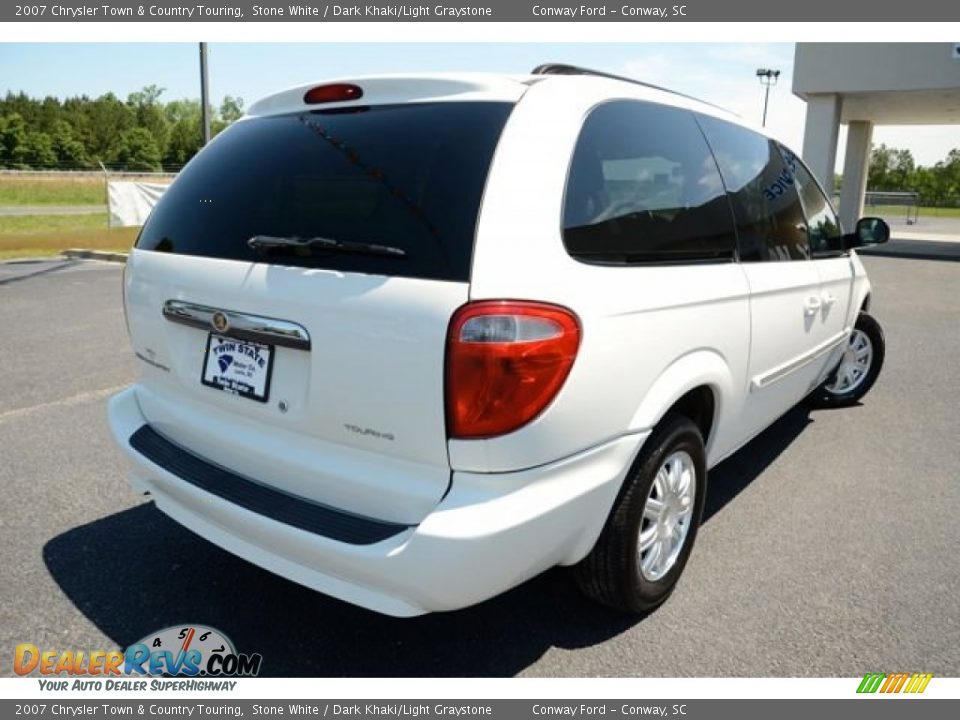 2007 Chrysler Town & Country Touring Stone White / Dark Khaki/Light Graystone Photo #5