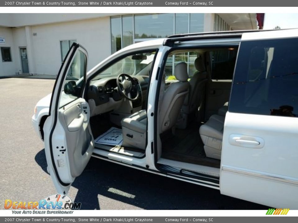 2007 Chrysler Town & Country Touring Stone White / Dark Khaki/Light Graystone Photo #11