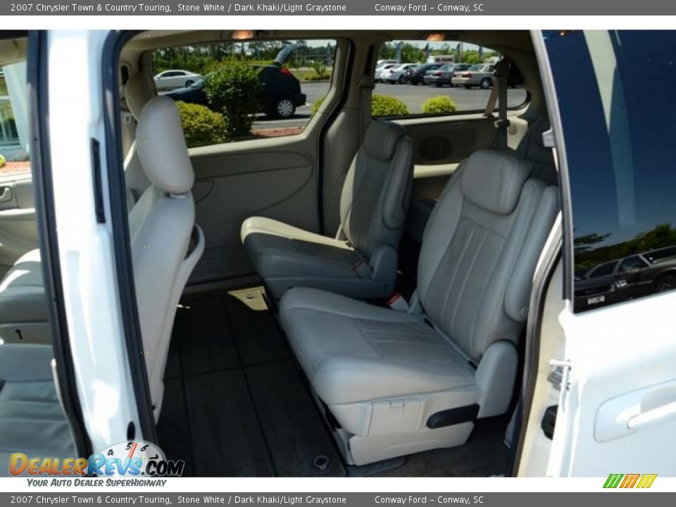 2007 Chrysler Town & Country Touring Stone White / Dark Khaki/Light Graystone Photo #12