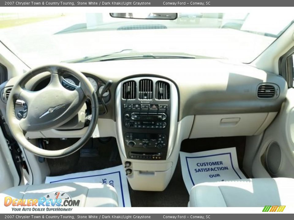 2007 Chrysler Town & Country Touring Stone White / Dark Khaki/Light Graystone Photo #15