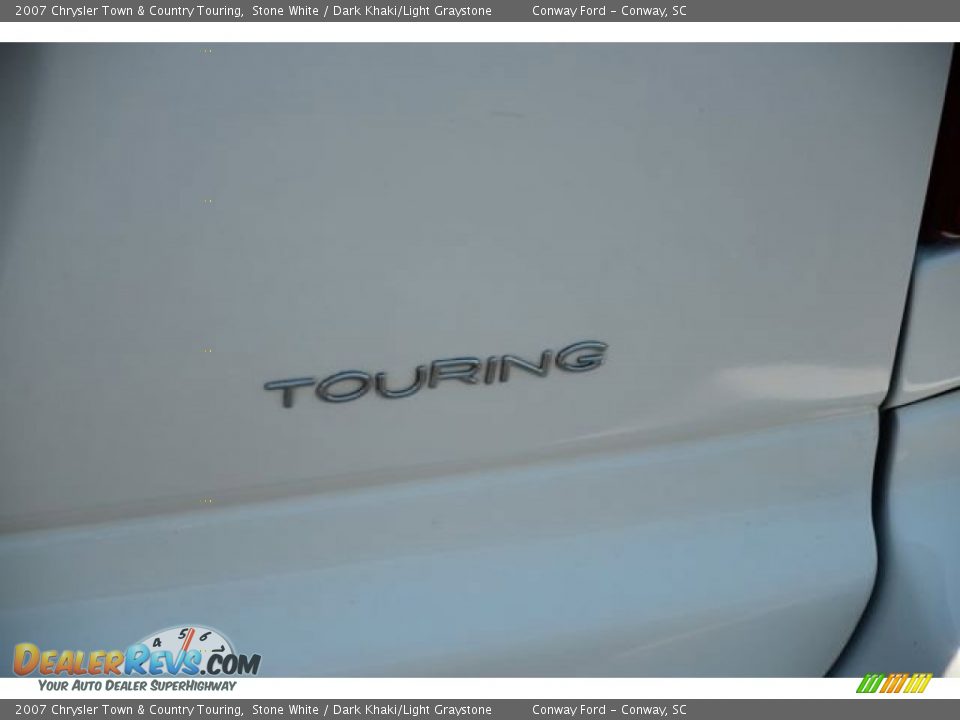 2007 Chrysler Town & Country Touring Stone White / Dark Khaki/Light Graystone Photo #16