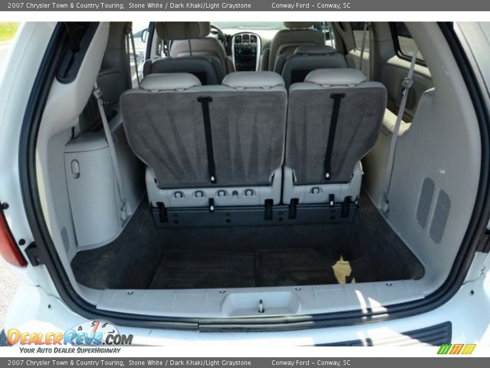 2007 Chrysler Town & Country Touring Trunk Photo #17