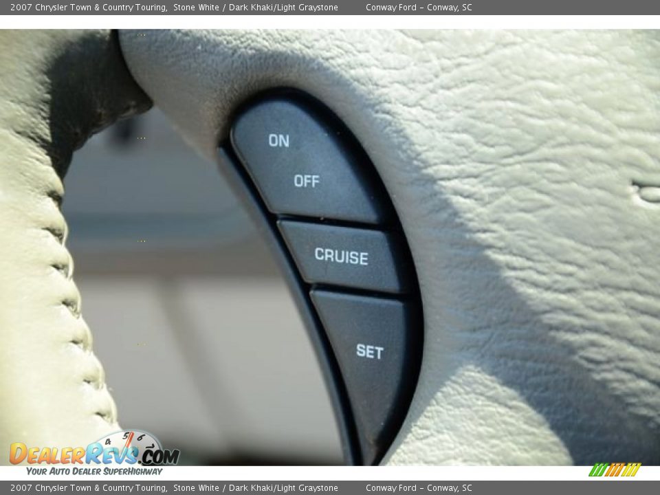 2007 Chrysler Town & Country Touring Stone White / Dark Khaki/Light Graystone Photo #27