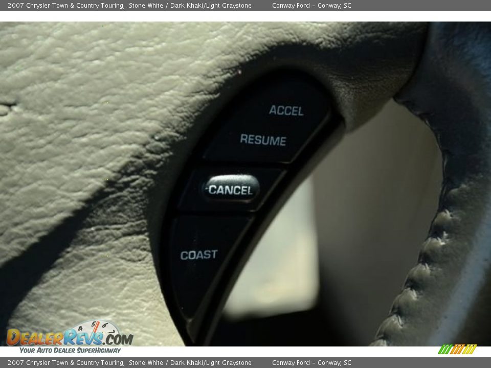 2007 Chrysler Town & Country Touring Stone White / Dark Khaki/Light Graystone Photo #28