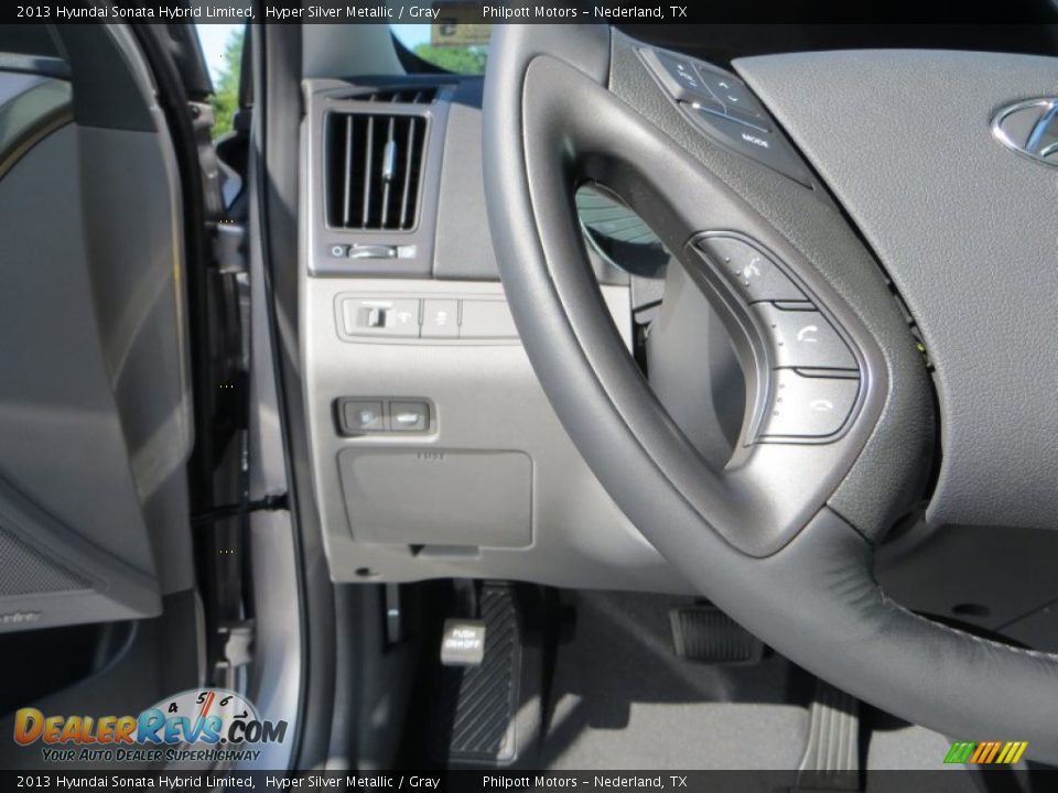 Controls of 2013 Hyundai Sonata Hybrid Limited Photo #35