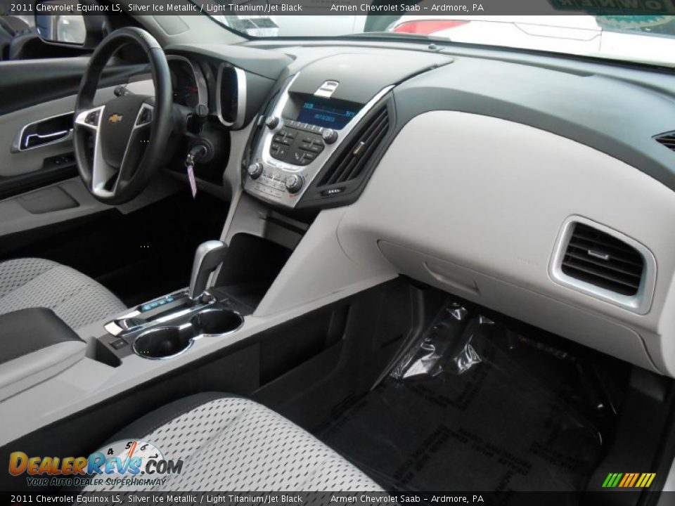 2011 Chevrolet Equinox LS Silver Ice Metallic / Light Titanium/Jet Black Photo #9