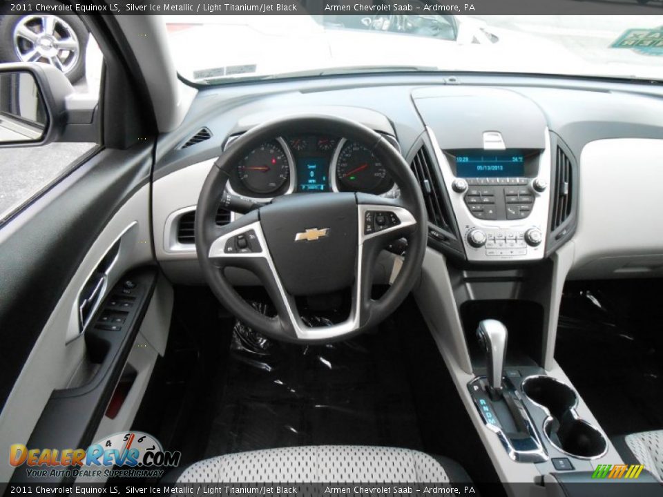 2011 Chevrolet Equinox LS Silver Ice Metallic / Light Titanium/Jet Black Photo #16