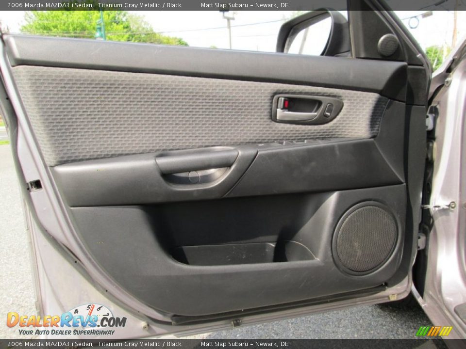2006 Mazda MAZDA3 i Sedan Titanium Gray Metallic / Black Photo #12