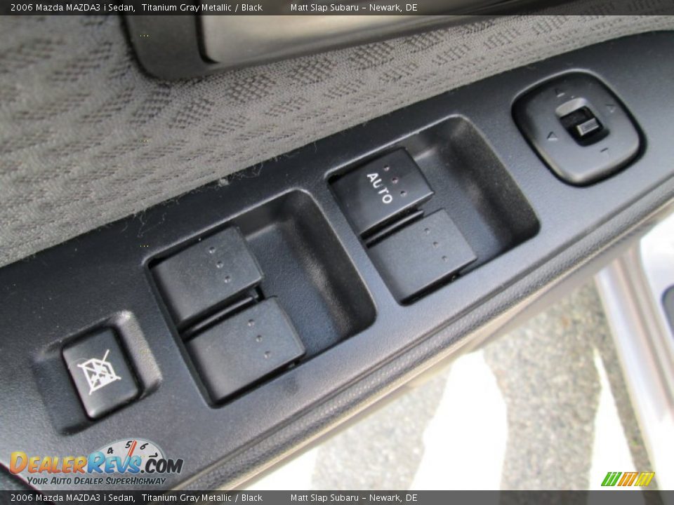2006 Mazda MAZDA3 i Sedan Titanium Gray Metallic / Black Photo #13